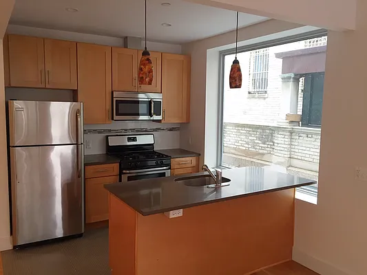 Rented by Rapid Realty Cobble Hill | media 23