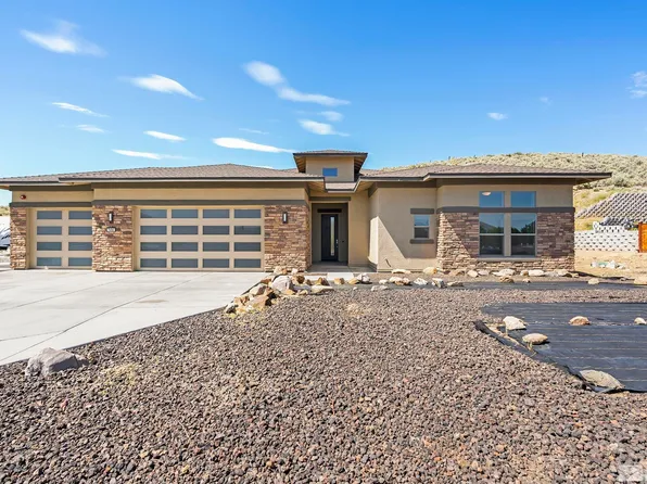 7490 Center Dr, Carson City, NV 89701