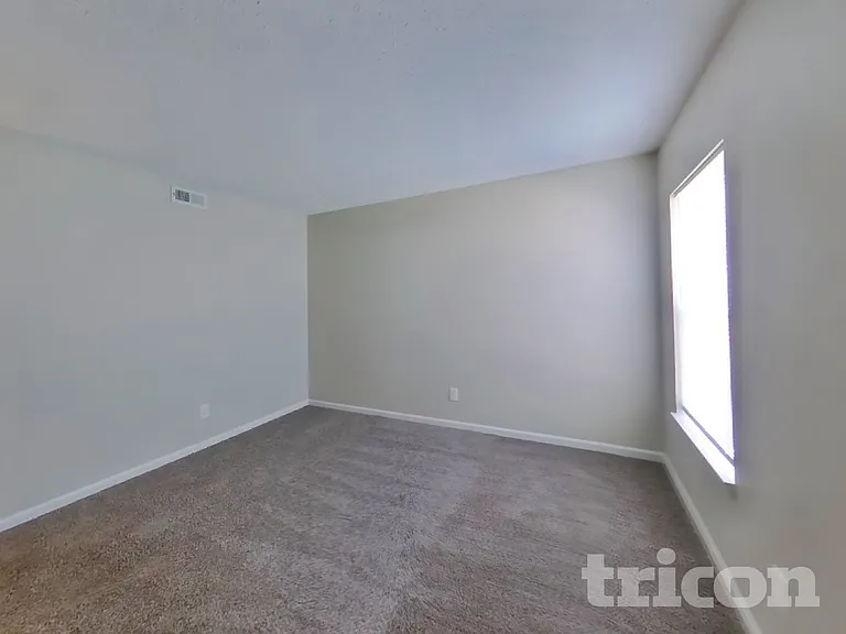 911 Pine Ridge Way — Photo 24