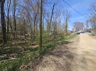 W Lakeshore Dr, Dowagiac, MI 49047