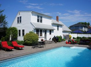 14 Powers Dr, Southampton, NY 11968