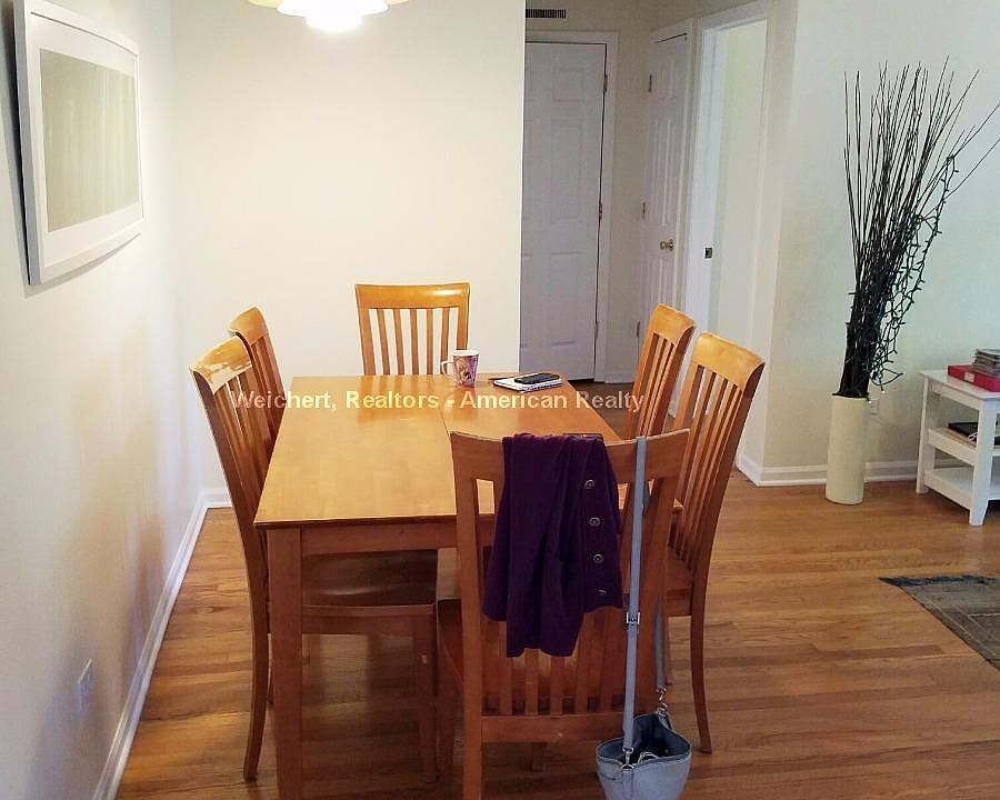 1st image of 1439 W Arthur Ave #1
