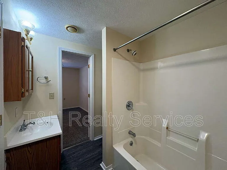 609 1/2 S Crystal St — Photo 16