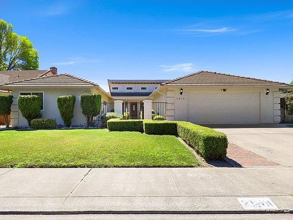 3rd image of 2514 Canyon Creek Dr
