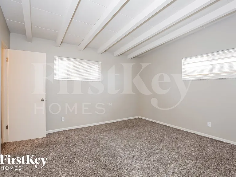 716 N Bruce St — Photo 7
