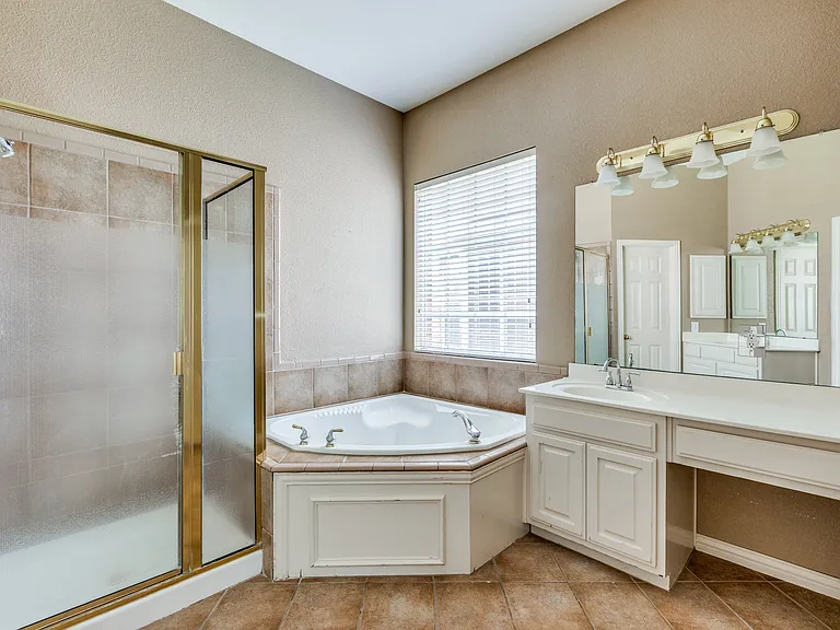 8701 Mandevilla Dr — Photo 19
