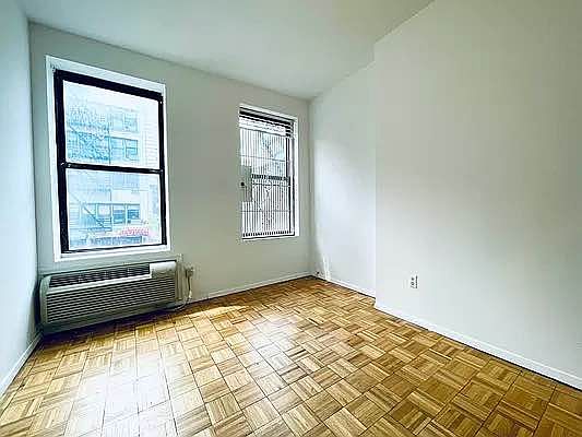 4th image of 34 1/2 Saint Marks Pl #4F