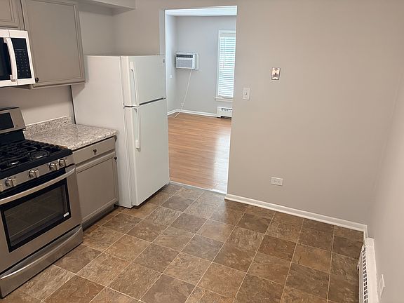 5th image of 18534 Wildwood Ave APT 1