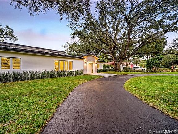 4th image of 5901 Maynada St