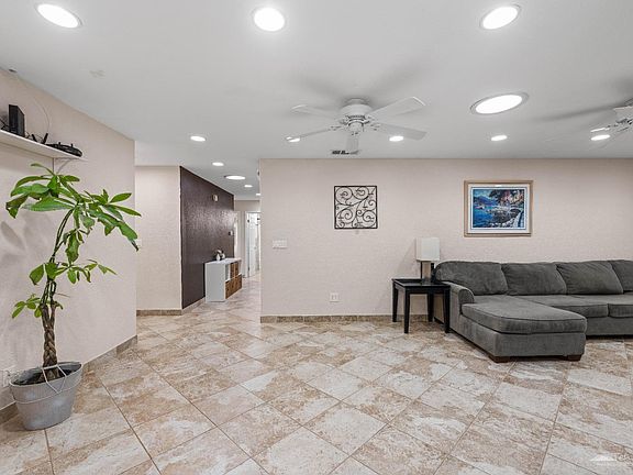 5th image of 25900 Cherryhill Dr