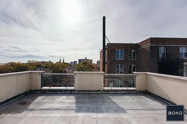 Rented by Bond New York | media 7