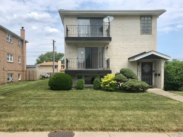 5816 W 79th St, Burbank, IL 60459