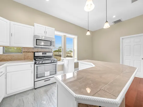 240 Clendenny Avenue image 18 of 40