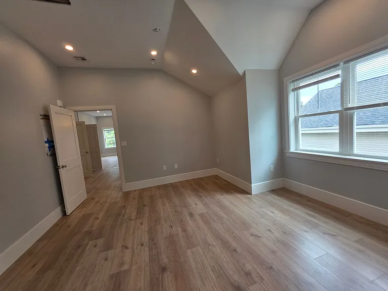 15 Holton St #1A — Photo 27