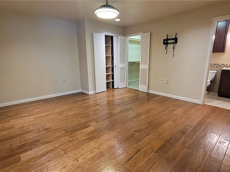 901 N Upper Broadway St #502 — Photo 26