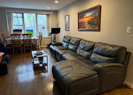 Sold by East Coast New York Inc | media 2
