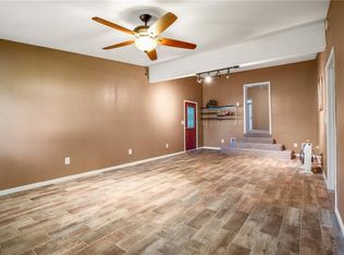 150 Meadows Dr, Elgin, TX 78621