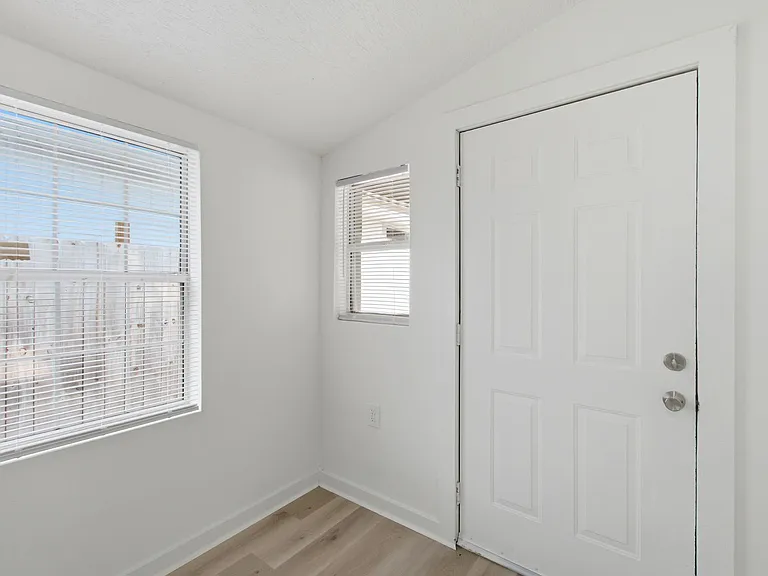 1824 Grayson St — Photo 31