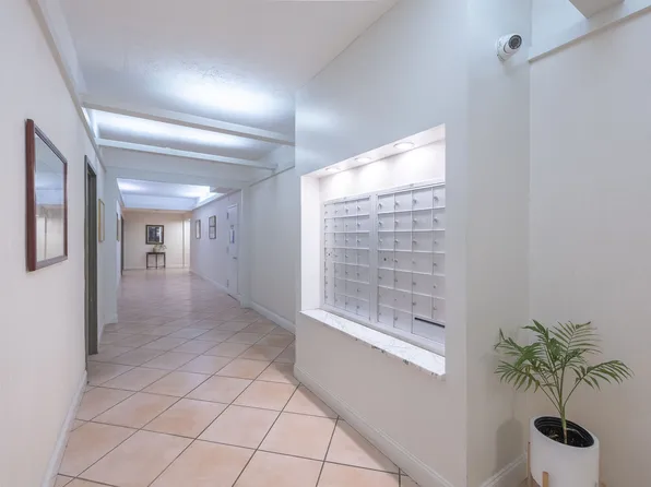 360 West 21st Street image 19 of 21