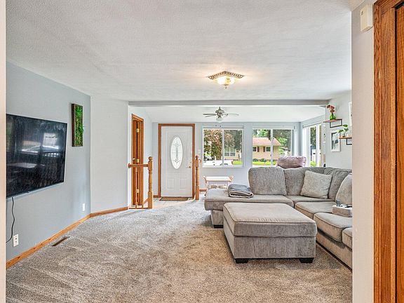 3rd image of 608 S 2nd St