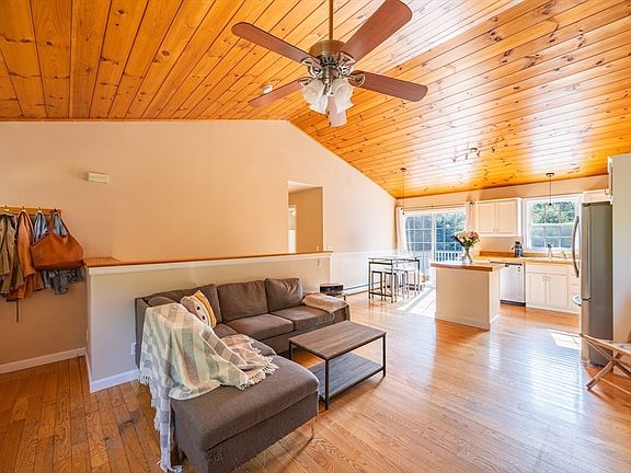 4th image of 17 Atwater Pl