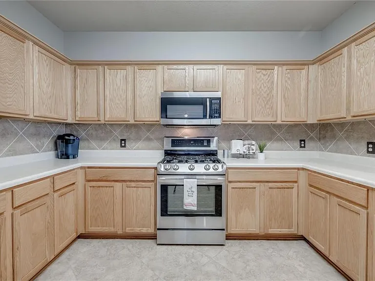 1405 Faustino Cv — Photo 34