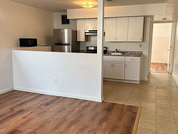 3rd image of 20 Meadow Ln #2