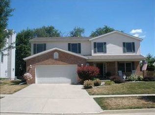 2412 Savanna Rd, Bloomington, IL 61705