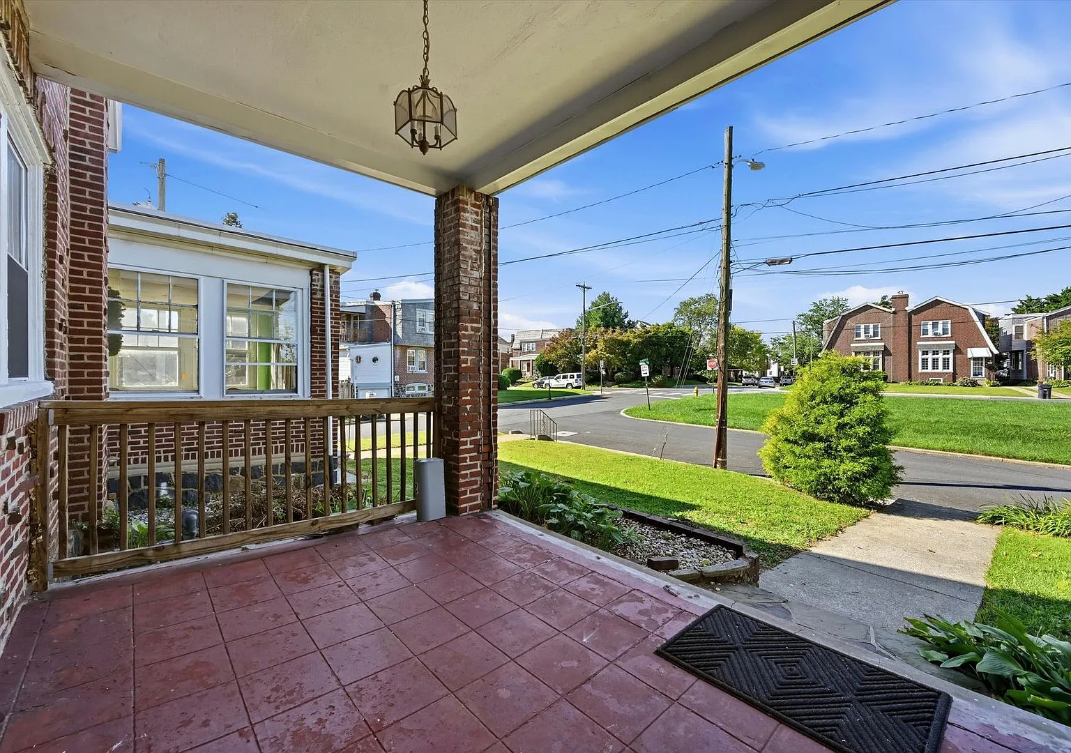 203 Barrett St — Photo 2