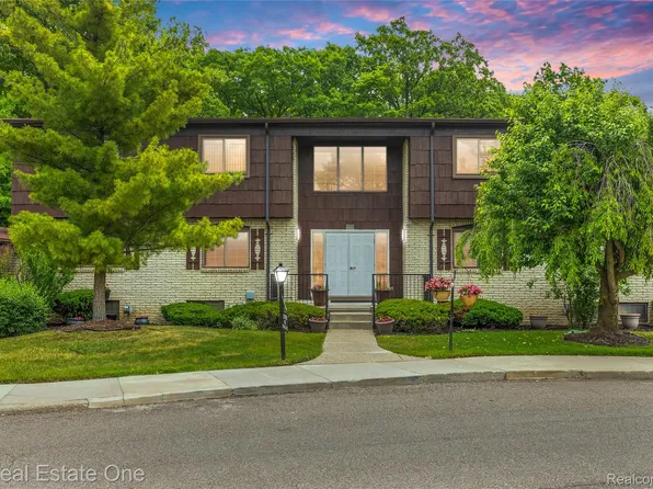 30000 Wildbrook Dr APT 101, Southfield, MI 48034