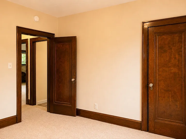 219 E 26th St #2 — Photo 12