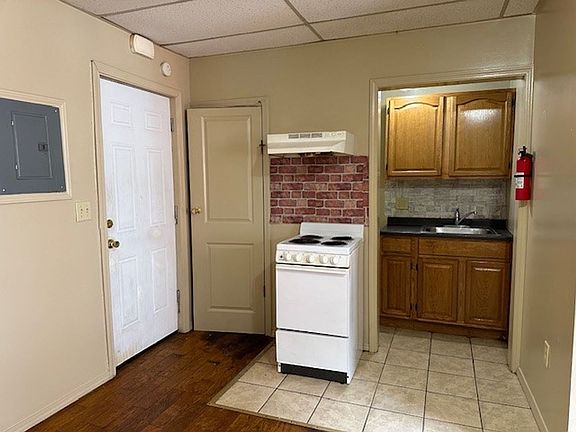 5th image of 275 Herr St #10
