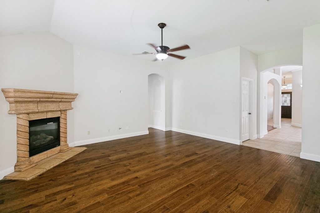 5513 Post Ridge Dr, Fort Worth, TX - More