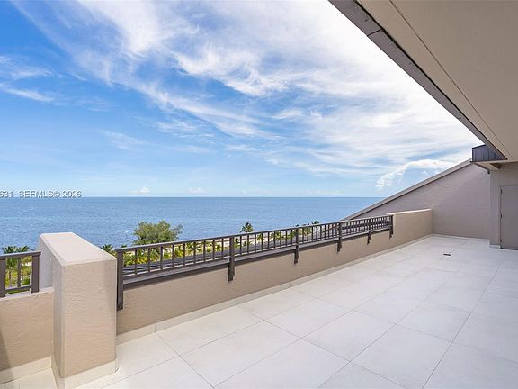 3rd image of 251 Crandon Blvd APT 1037