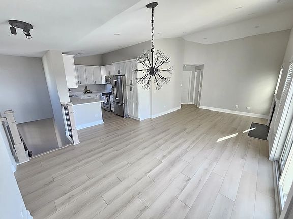 4th image of 1935 N Coldspring Rd