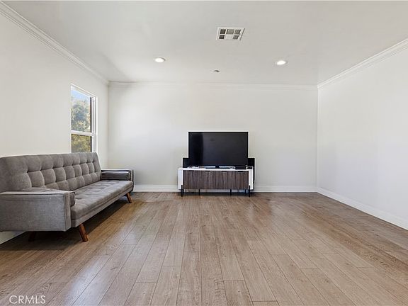 5th image of 228 S San Marino Ave APT B