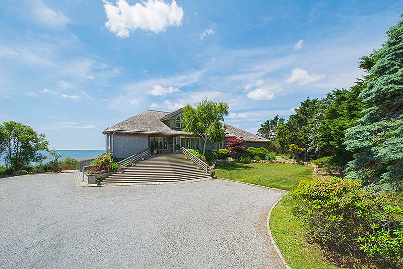 1st image of 142 Bay Ave
