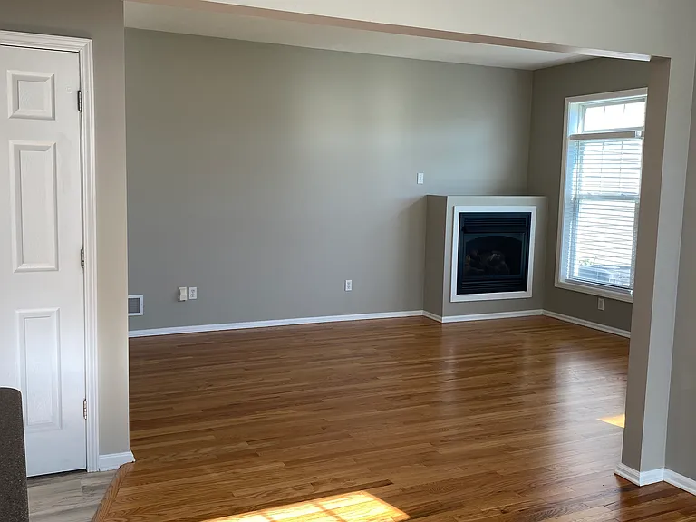 10 E River Rd — Photo 12