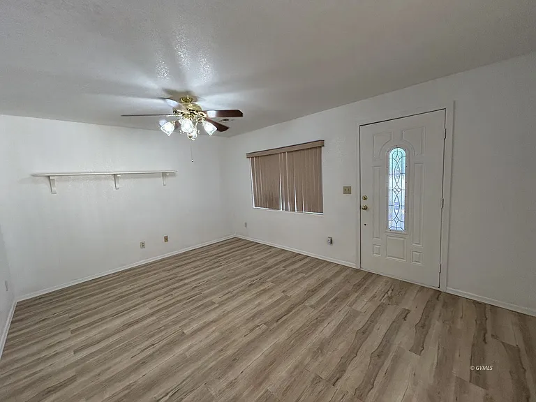 2507 E US Highway 70 — Photo 4