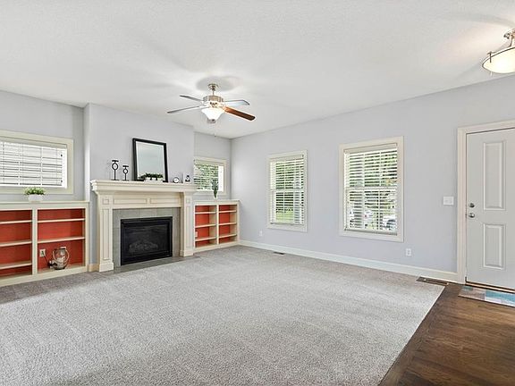 5th image of 936 SW Loula Dr