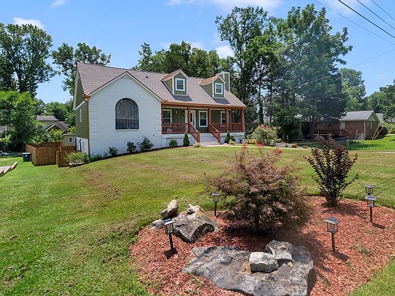 5th image of 402 Oakhaven Dr