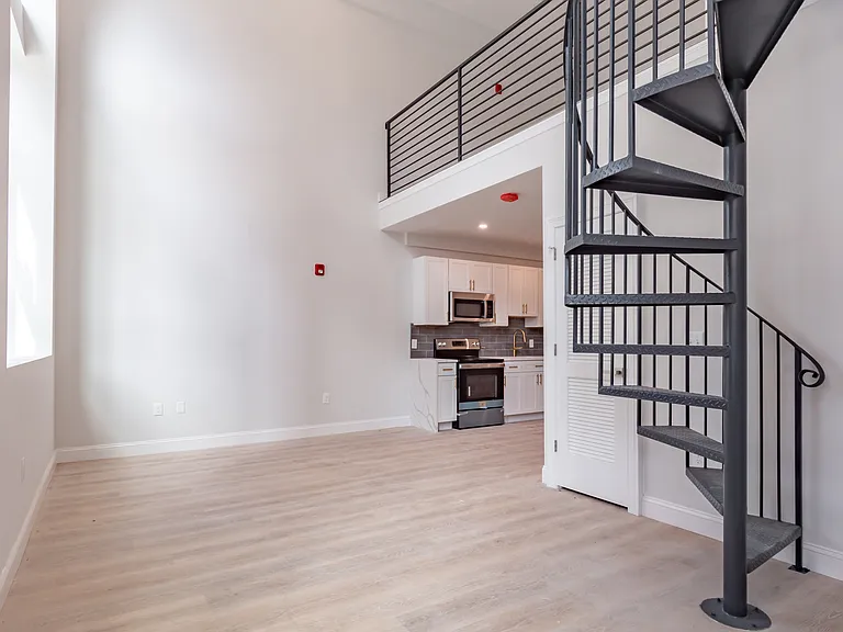 146 Main St #101 — Photo 11