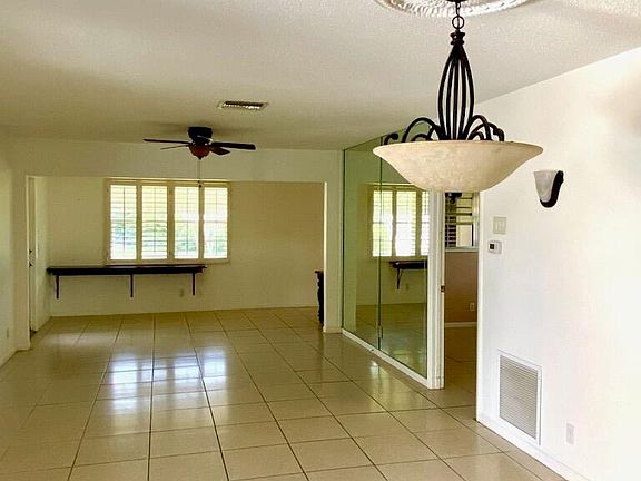 5th image of 148 Mockingbird Ln