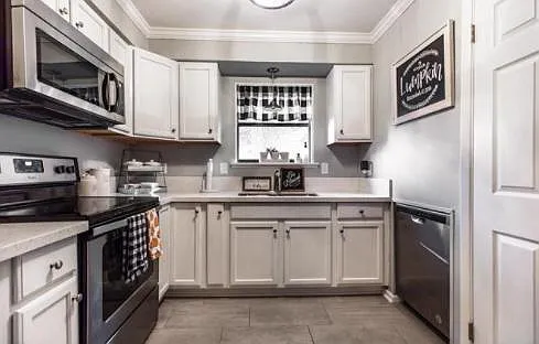4 Catalina Ct — Photo 3