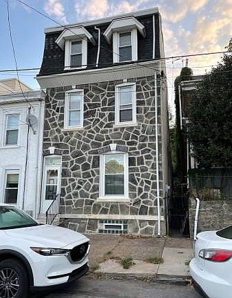 2nd image of 3761 Cresson St