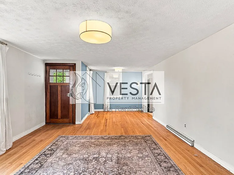 78 Moody Ave — Photo 7