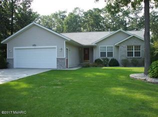 2047 Rambling Oak Dr, Muskegon, MI 49445