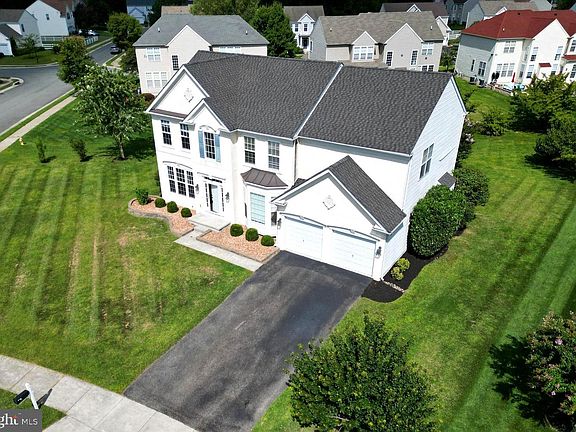2nd image of 107 Newgate Cir