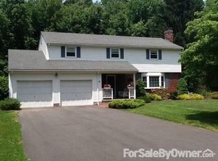 35 Shallowbrook Ln, Manchester, CT 06040