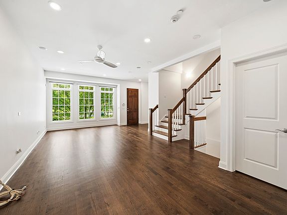 2nd image of 865 Laurel Ave